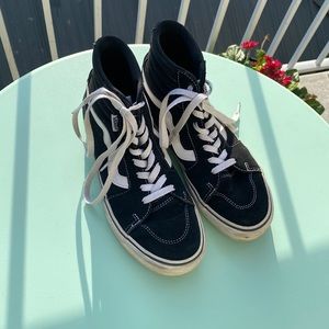 Vans sneakers off the wall